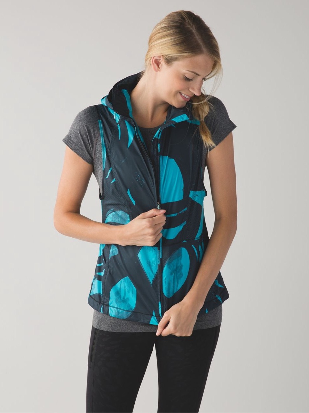 Lululemon Pack-It Vest
Back Spin Stroke Peacock Blue Black Sz 6
